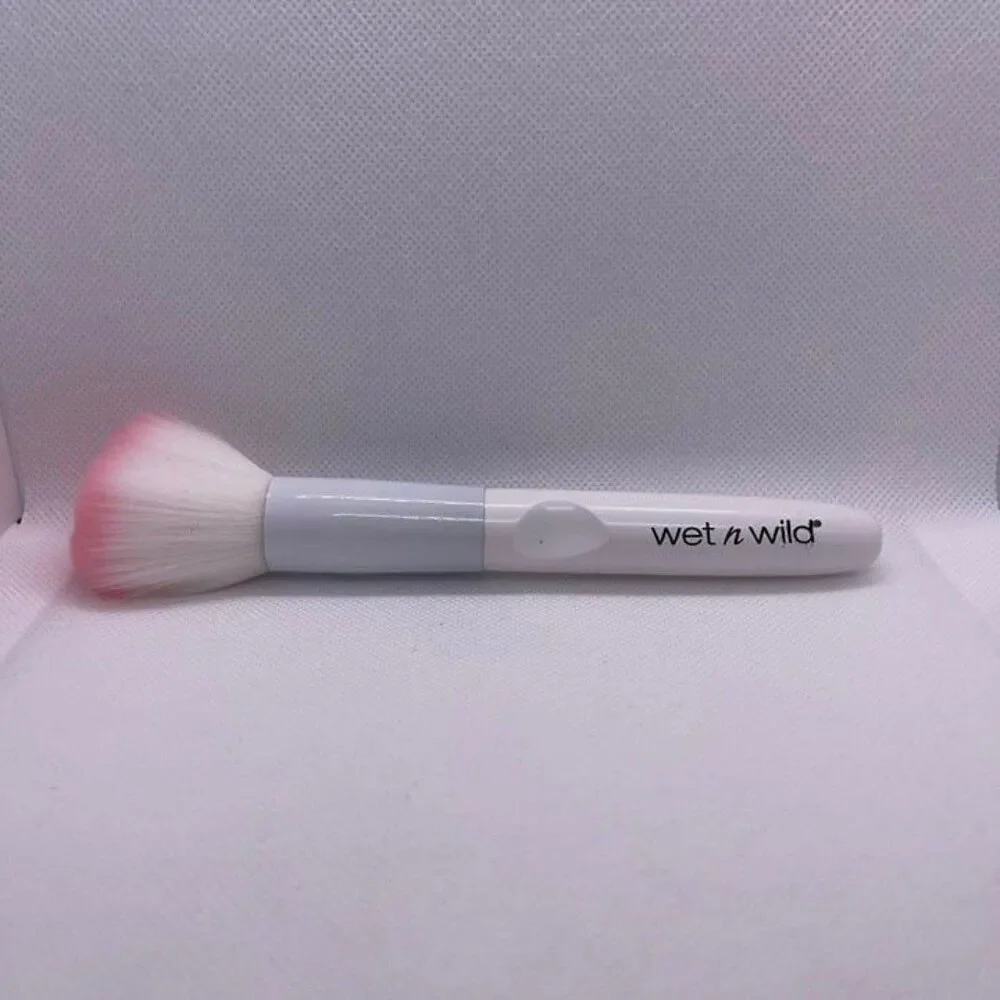 Wet N Wild Powder Mineral Foundation, Blush & Bronzer Brush